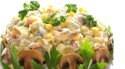 Диетический салат с курицей и грибами